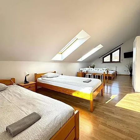 Gajowa Hostel *